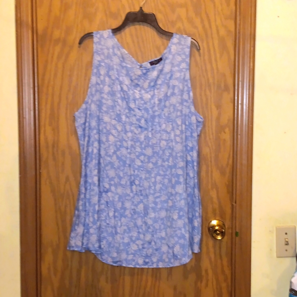 NWT Cocomo 2X blue and white sleeveless top
